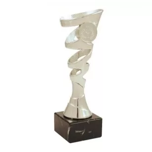 Trofeu darts pe picior de marmura, argintiu, 19cm